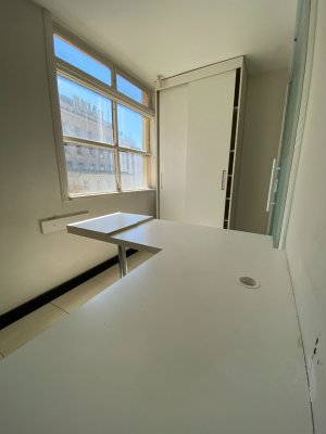 Sala Comercial com 280m² no bairro Centro Histórico em Porto Alegre para Alugar