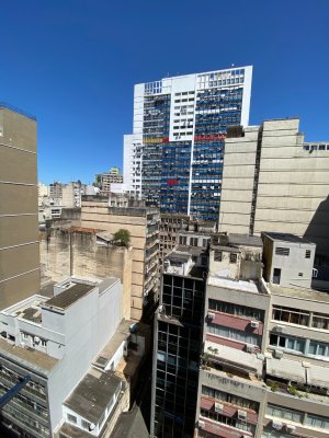 Sala Comercial com 280m² no bairro Centro Histórico em Porto Alegre para Alugar