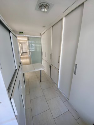 Sala Comercial com 280m² no bairro Centro Histórico em Porto Alegre para Alugar