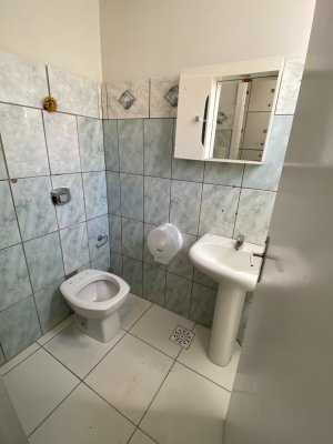 Sala Comercial com 280m² no bairro Centro Histórico em Porto Alegre para Alugar