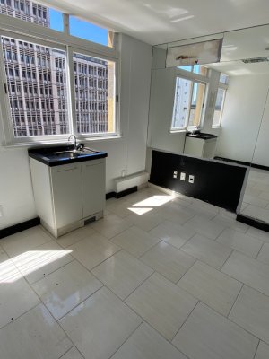 Sala Comercial com 280m² no bairro Centro Histórico em Porto Alegre para Alugar