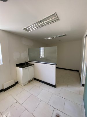 Sala Comercial com 280m² no bairro Centro Histórico em Porto Alegre para Alugar