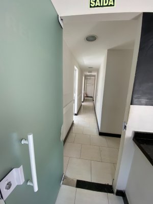 Sala Comercial com 280m² no bairro Centro Histórico em Porto Alegre para Alugar