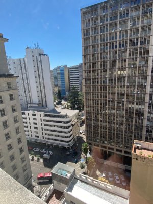 Sala Comercial com 280m² no bairro Centro Histórico em Porto Alegre para Alugar