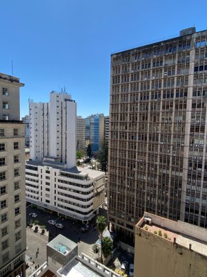 Sala Comercial com 280m² no bairro Centro Histórico em Porto Alegre para Alugar