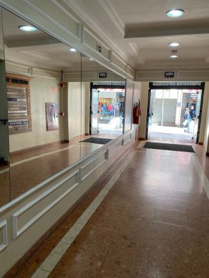 Sala Comercial com 280m² no bairro Centro Histórico em Porto Alegre para Alugar