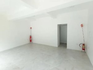 Loja com 38m² no bairro Praia de Belas em Porto Alegre para Alugar