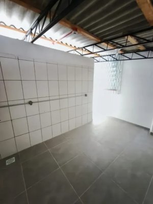 Loja com 160m² no bairro São Sebastião em Porto Alegre para Alugar