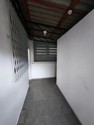 Loja com 160m² no bairro São Sebastião em Porto Alegre para Alugar