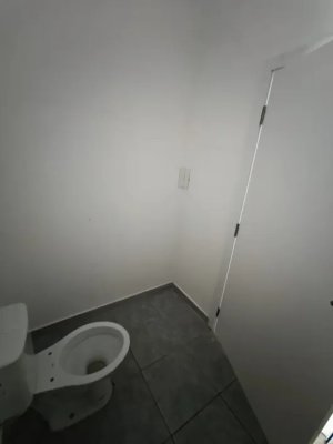 Loja com 160m² no bairro São Sebastião em Porto Alegre para Alugar