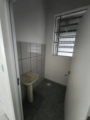 Loja com 160m² no bairro São Sebastião em Porto Alegre para Alugar