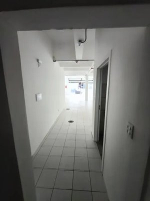 Loja com 160m² no bairro São Sebastião em Porto Alegre para Alugar