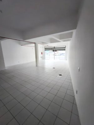 Loja com 160m² no bairro São Sebastião em Porto Alegre para Alugar