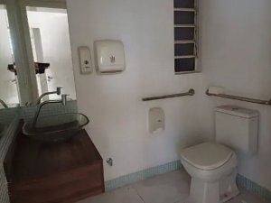 Loja com 74m² no bairro Floresta em Porto Alegre para Alugar