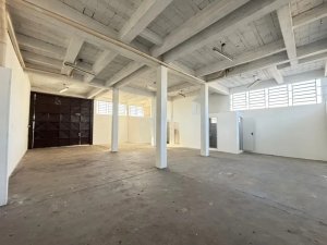 Depósito com 200m² no bairro Sarandi em Porto Alegre para Alugar