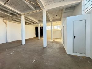 Depósito com 200m² no bairro Sarandi em Porto Alegre para Alugar