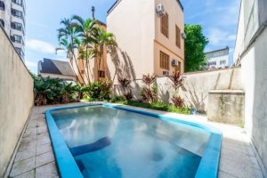 Casa com 185m², 4 dormitórios no bairro Auxiliadora em Porto Alegre para Alugar