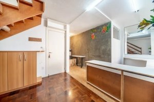 Casa com 185m², 4 dormitórios no bairro Auxiliadora em Porto Alegre para Alugar