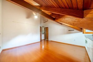Casa com 185m², 4 dormitórios no bairro Auxiliadora em Porto Alegre para Alugar