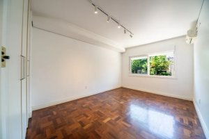 Casa com 185m², 4 dormitórios no bairro Auxiliadora em Porto Alegre para Alugar