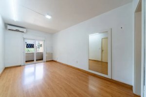 Casa com 185m², 4 dormitórios no bairro Auxiliadora em Porto Alegre para Alugar