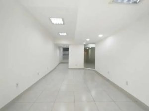 Loja com 120m² no bairro Centro Histórico em Porto Alegre para Alugar