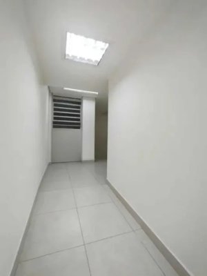 Loja com 120m² no bairro Centro Histórico em Porto Alegre para Alugar