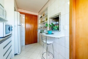 Apartamento com 93m², 3 dormitórios no bairro Petrópolis em Porto Alegre para Alugar