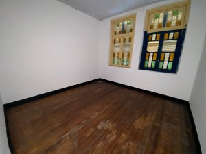 Casa comercial com 136m² no bairro Floresta em Porto Alegre para Alugar
