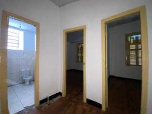Casa comercial com 136m² no bairro Floresta em Porto Alegre para Alugar