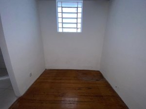 Casa comercial com 136m² no bairro Floresta em Porto Alegre para Alugar