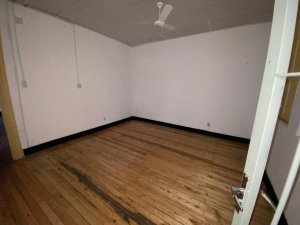 Casa comercial com 136m² no bairro Floresta em Porto Alegre para Alugar