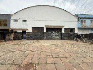 Depósito com 450m² no bairro Floresta em Porto Alegre para Alugar