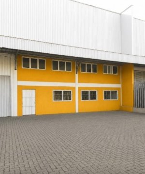 Depósito com 750m² no bairro Humaitá em Porto Alegre para Alugar