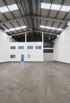 Depósito com 750m² no bairro Humaitá em Porto Alegre para Alugar