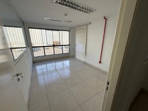 Depósito com 1.500m² no bairro Sarandi em Porto Alegre para Alugar