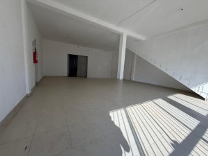 Depósito com 1.500m² no bairro Sarandi em Porto Alegre para Alugar