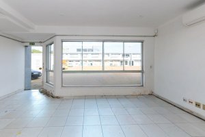 Depósito com 700m² no bairro Sarandi em Porto Alegre para Alugar