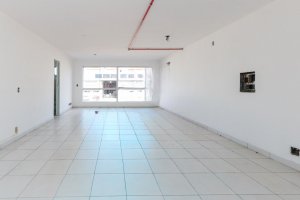 Depósito com 700m² no bairro Sarandi em Porto Alegre para Alugar