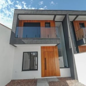 Casa com 132m², 3 dormitórios no bairro São Sebastião em Porto Alegre para Alugar