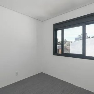 Casa com 132m², 3 dormitórios no bairro São Sebastião em Porto Alegre para Alugar