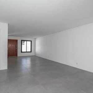 Casa com 132m², 3 dormitórios no bairro São Sebastião em Porto Alegre para Alugar