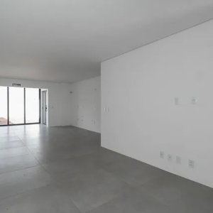 Casa com 132m², 3 dormitórios no bairro São Sebastião em Porto Alegre para Alugar