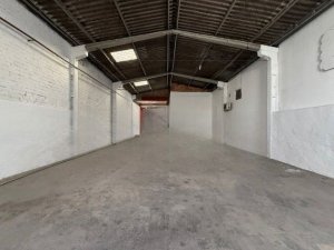 Depósito com 240m² no bairro Santa Rosa de Lima em Porto Alegre para Alugar