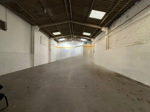 Depósito com 240m² no bairro Santa Rosa de Lima em Porto Alegre para Alugar