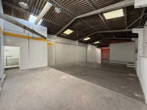 Depósito com 240m² no bairro Santa Rosa de Lima em Porto Alegre para Alugar