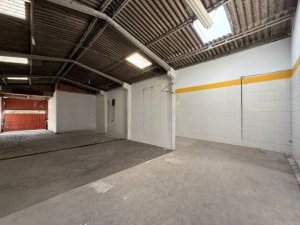 Depósito com 240m² no bairro Santa Rosa de Lima em Porto Alegre para Alugar