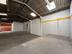 Depósito com 240m² no bairro Santa Rosa de Lima em Porto Alegre para Alugar