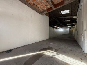 Depósito com 240m² no bairro Santa Rosa de Lima em Porto Alegre para Alugar