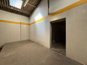 Depósito com 240m² no bairro Santa Rosa de Lima em Porto Alegre para Alugar